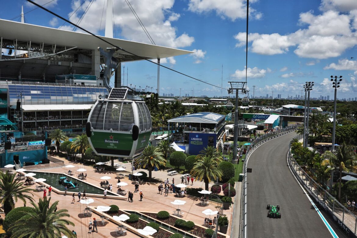 0001274319_HiRes_0EQEK7W048QJEA0YOUI0Z0A3MM00.jpg Miami hosts a "Sprint 'n' Soft" Grand Prix amidst the heat and glamour of Formula 1.