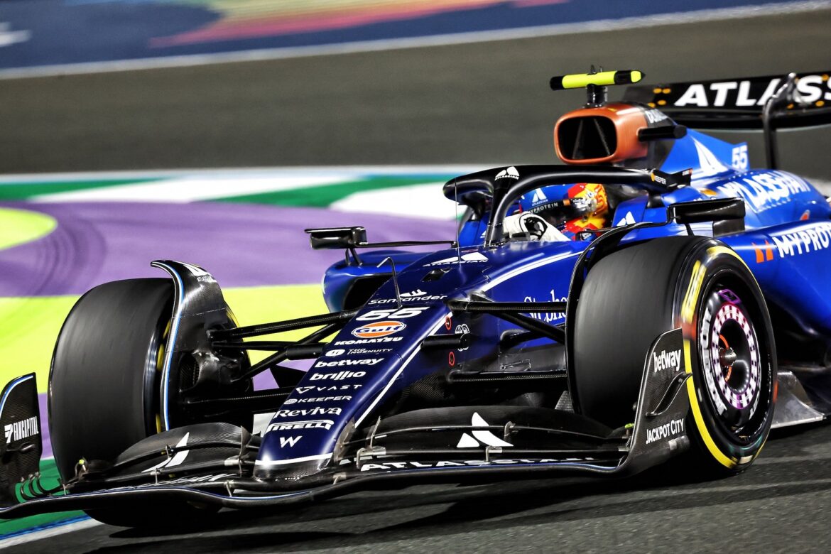 Sainz claims to adjust more quickly than other drivers after team switch.