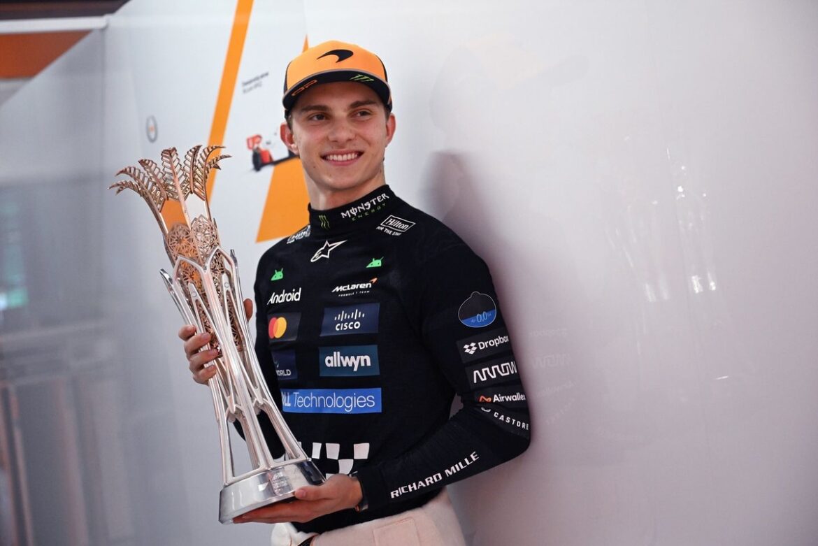 oscar-piastri-mclaren.jpg Mark Webber's Impact Crucial as Oscar Piastri Wows Max Verstappen