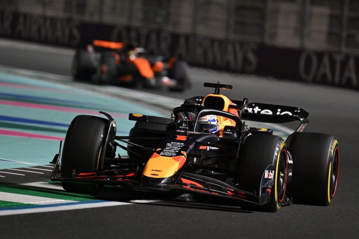 oscar-piastri-mclaren-max-vers.jpg Lando Norris asserts that Max was the fastest in Jeddah, while Oscar Piastri remains cautious.