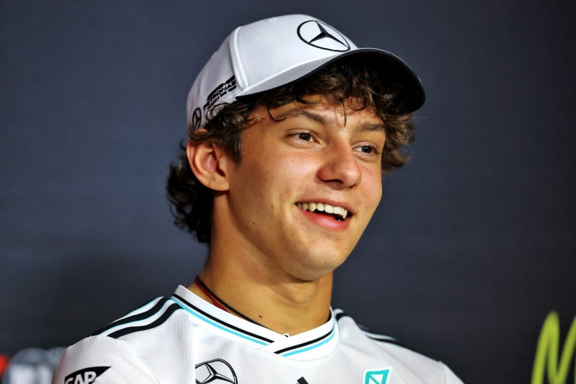 Hinchcliffe praises Antonelli for handling the pressure of stepping in for Hamilton at Mercedes.