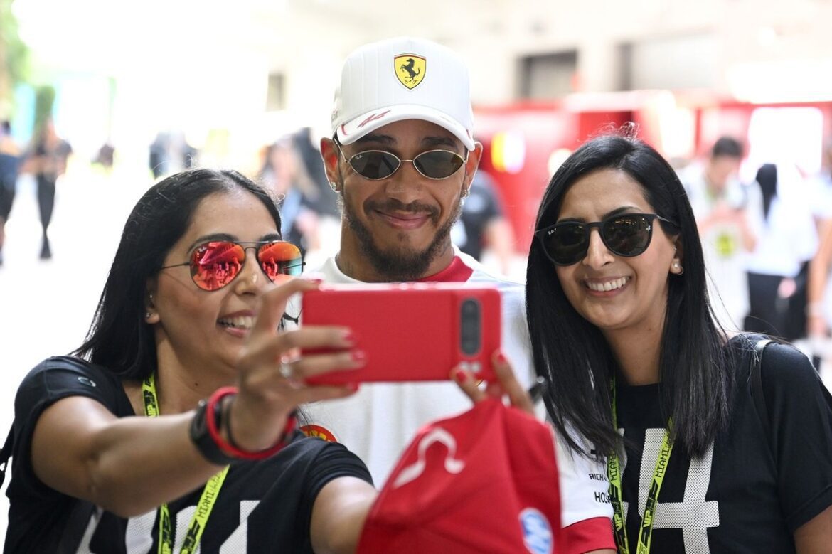 1747230525_lewis-hamilton-ferrari.jpg Deja Lew - Hamilton Set for Warm Welcome in Imola Despite Initial Challenges