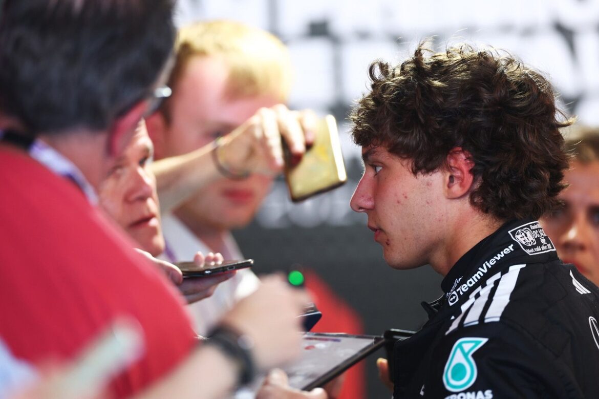 1748016880_andrea-kimi-antonelli-mercedes-2.jpg Toto Wolff discloses that Kimi Antonelli was "finished" following the intense Imola F1 weekend.