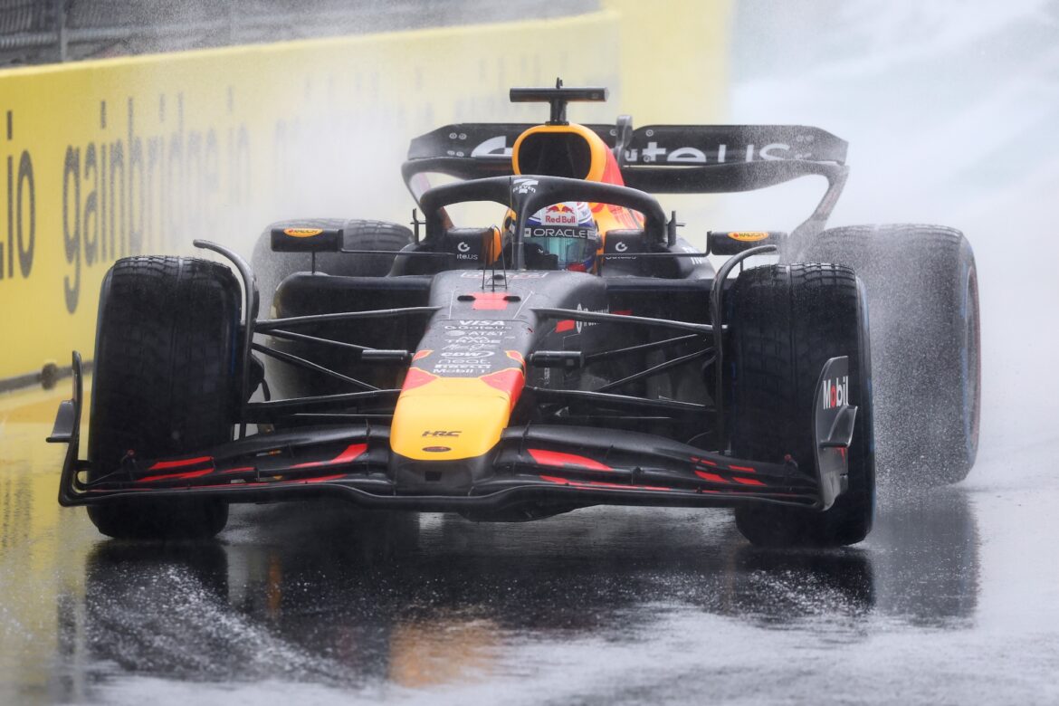 SI202505030226.jpg Former driver claims that a potential team switch for Verstappen wouldn't be so straightforward.