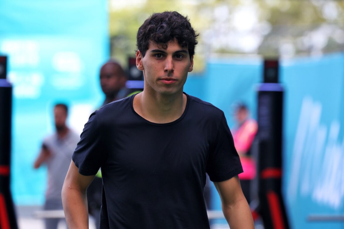 XPB_1341170_HiRes.jpg Bortoleto discusses challenges in Miami and likens debut to the China Grand Prix.