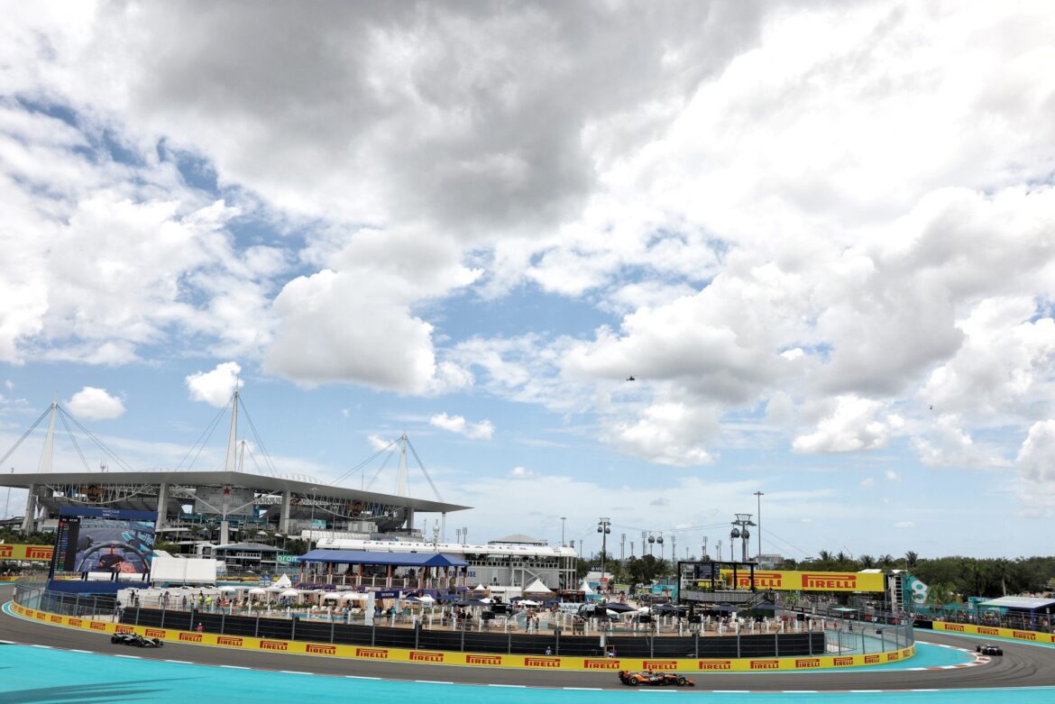 XPB_1341539_HiRes-Custom.jpg Piastri tops the solo practice session for the Miami Grand Prix, which concluded with a red flag.