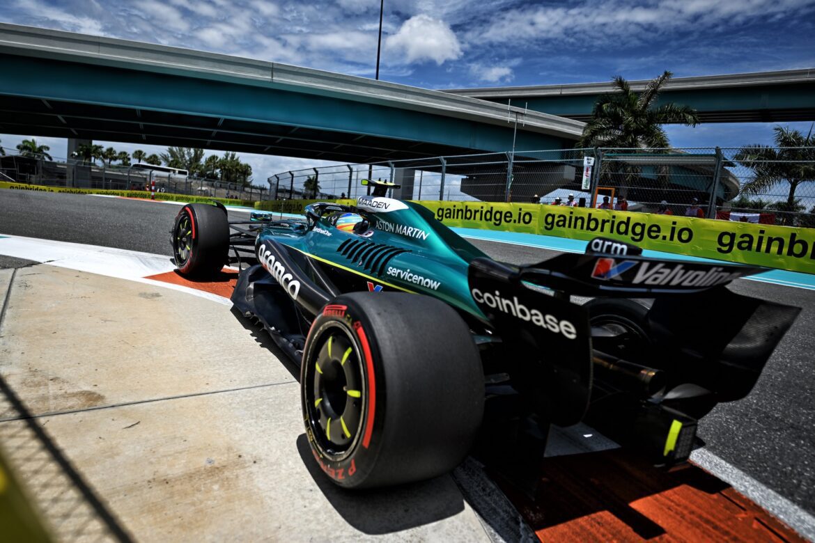 Alonso anticipates a challenging scenario for scoring points with Aston Martin in 2025.