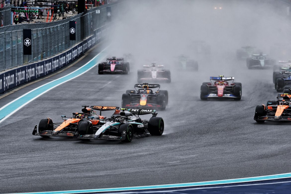 XPB_1342288_HiRes.jpg Piastri More Effective than Norris in Showdowns Against Verstappen