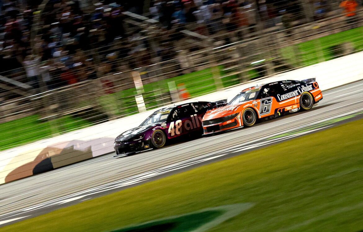 Keselowski couldn't match Elliott during the final stretch at Atlanta.