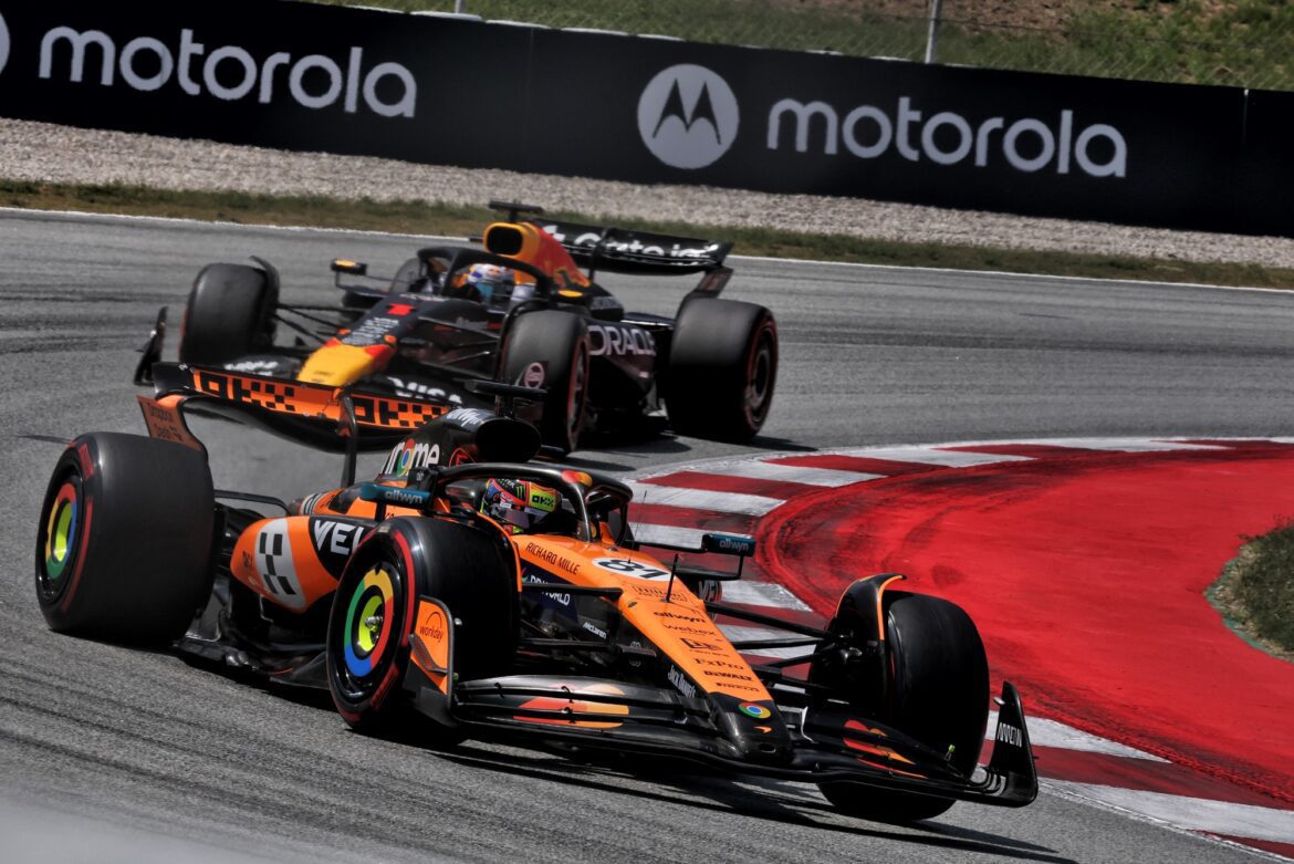XPB_1352014_HiRes.jpg McLaren celebrates a double victory in Barcelona with a flawless weekend.