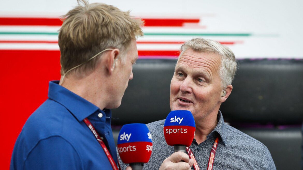 johnny-herbert.jpg Herbert stated that Verstappen deserved a black flag for his contact with Russell.