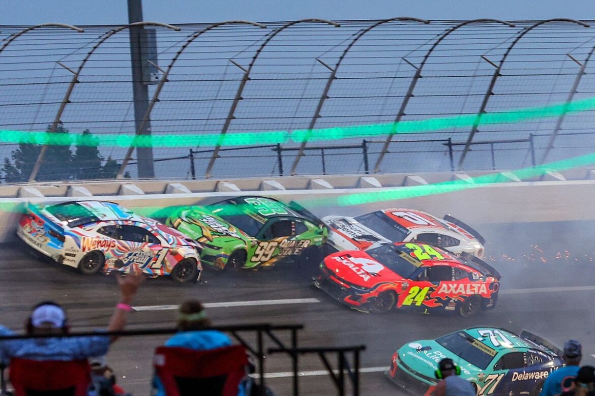 ross-chastain-trackhouse-racin.jpg Victors and Defeated in an Unforgettable NASCAR Cup Race at Atlanta