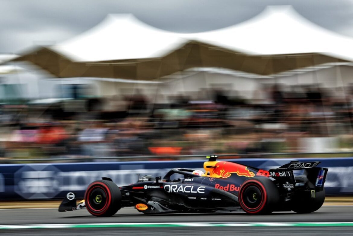 XPB_1358837_HiRes-e1752677975459.jpg Piquet Jr. reveals that the troubled atmosphere at Red Bull drives away employees and poses a threat to Verstappen.