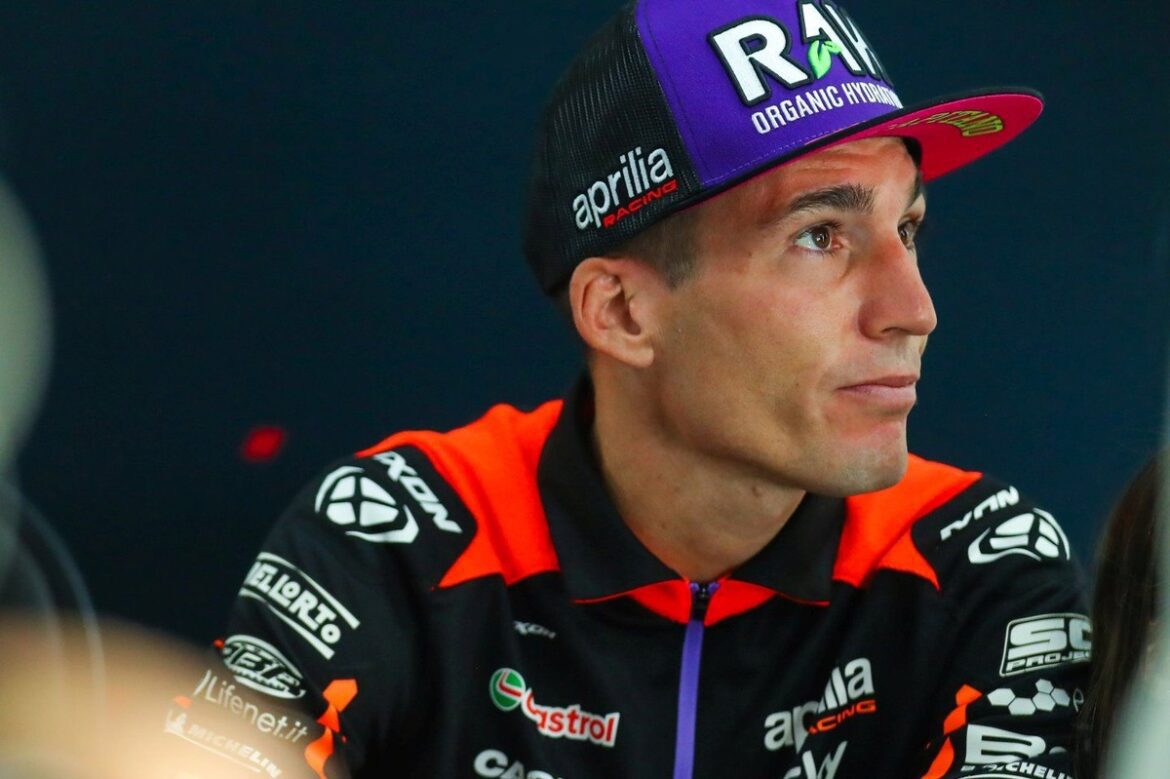 Aleix Espargaro is puzzled by Aprilia's decision to "pressure" Jorge Martin to remain.