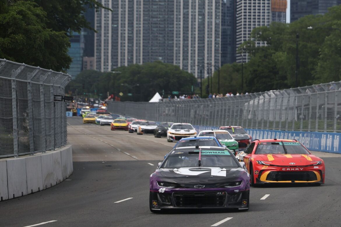 alex-bowman-hendrick-motorspor-4.jpg Alex Bowman claims, "Bubba Wallace pushed me into the wall."