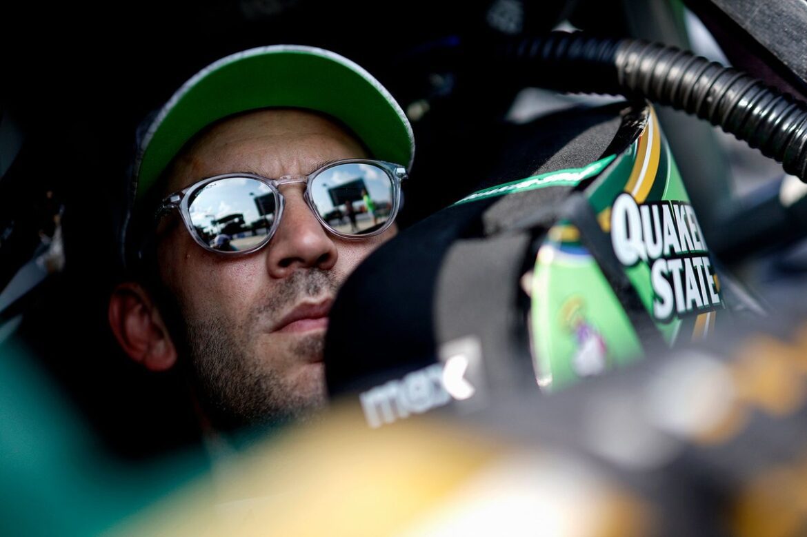 daniel-suarez-trackhouse-chevr.jpg Daniel Suarez announces he will not be rejoining Trackhouse in 2026.