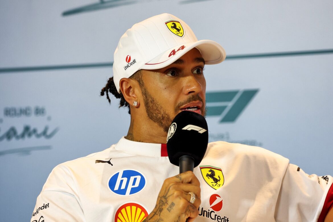 1755967183_XPB_1341313_HiRes.jpg Montoya supports Hamilton and criticizes Ferrari's lack of patience.