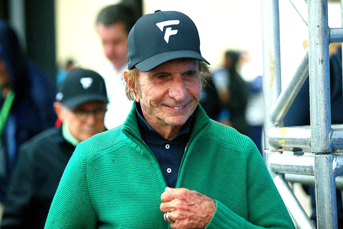 Emerson Fittipaldi praises Jos Verstappen for leading Max to success.