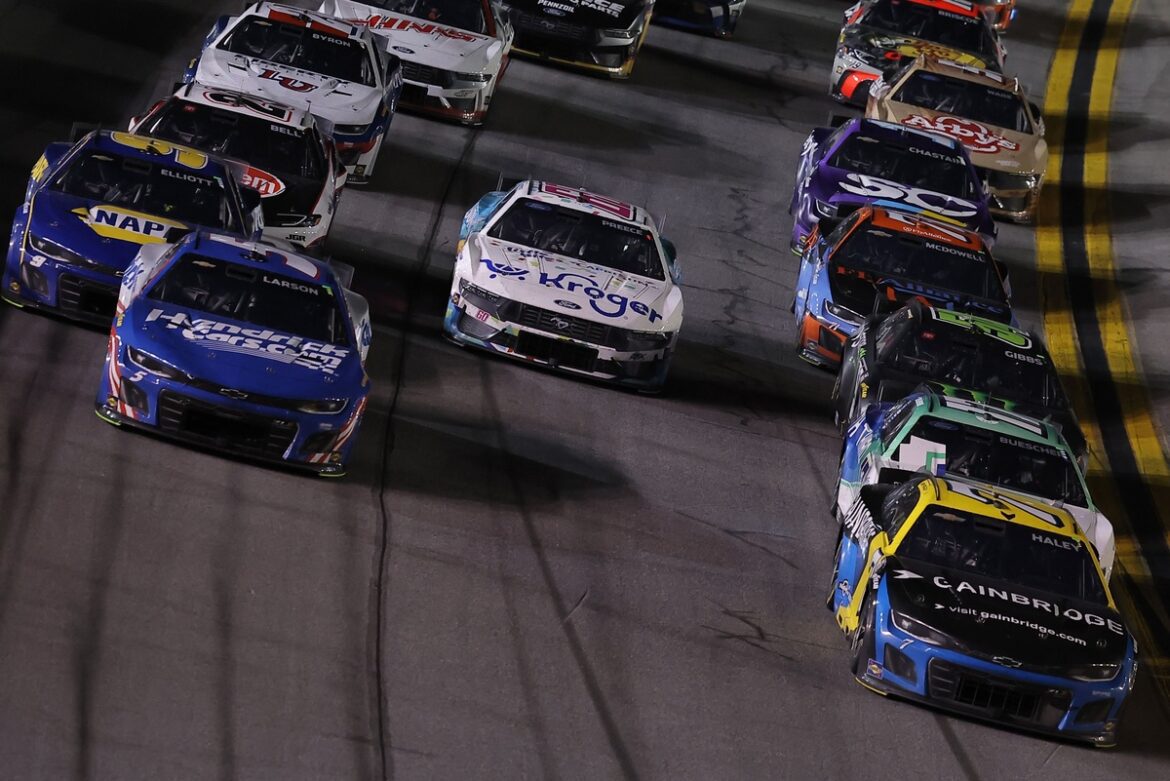 the-field-races-to-two-laps-to-3.jpg Ryan Preece discusses the challenging circumstances of leading late in the Daytona race.