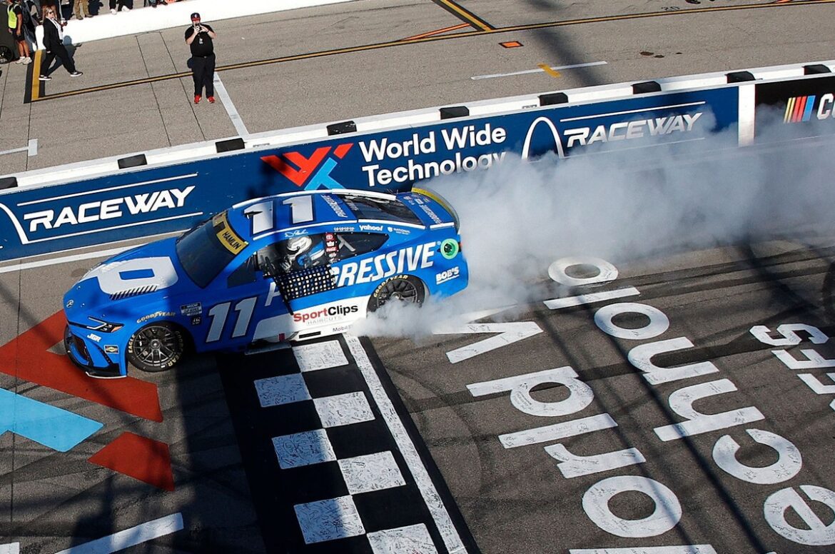 1757286599_denny-hamlin-joe-gibbs-racing-.jpg Denny Hamlin secures Toyota's 200th victory in the NASCAR Cup Series at Gateway.