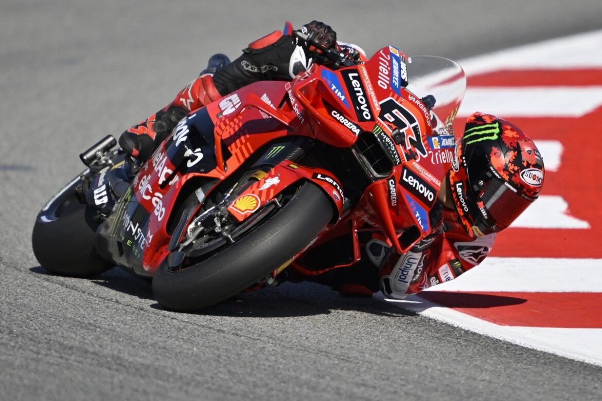 1757610479_francesco-bagnaia-ducati-team.jpg Francesco Bagnaia claims he cannot adjust to the characteristics of Ducati's MotoGP motorcycle.