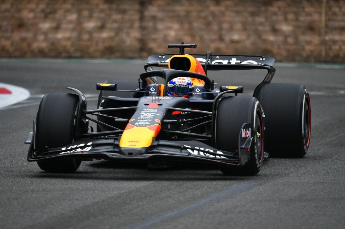 1758459588_max-verstappen-red-bull-racing.jpg Max Verstappen dominates while Oscar Piastri exits due to a crash.