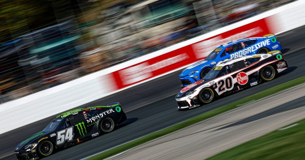 GettyImages-2236614783.jpg Hamlin states he was attempting to create distance during his encounter with Gibbs at Loudon.