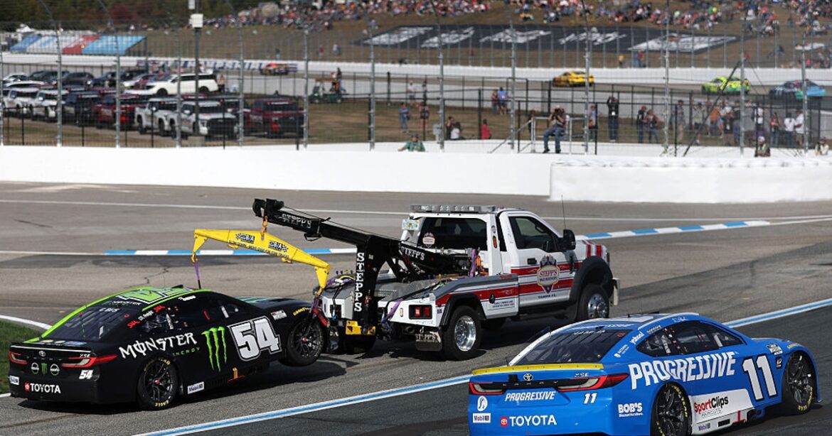 GettyImages-2236631895.jpg Gibbs provides minimal clarification on Hamlin's collision in New Hampshire.