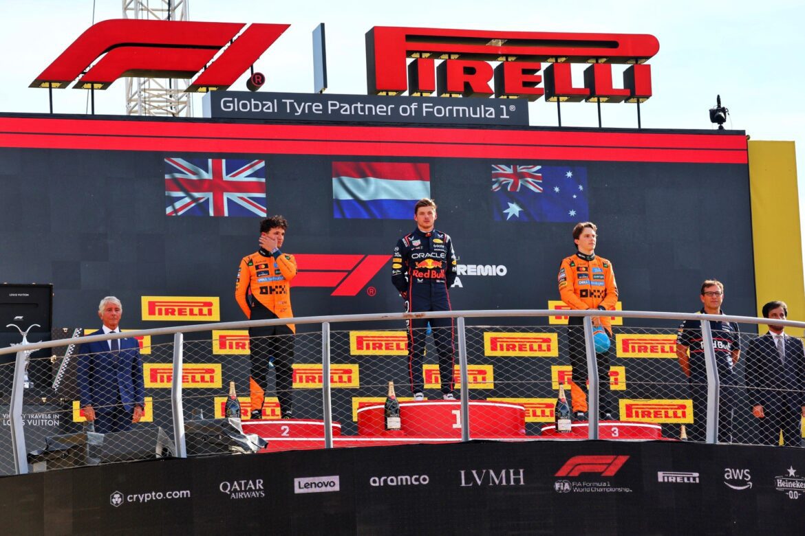 Herbert links the boos in Monza to McLaren's team orders.