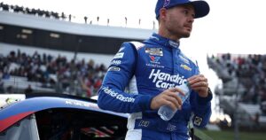 Larson secures the last Championship 4 position at Martinsville.