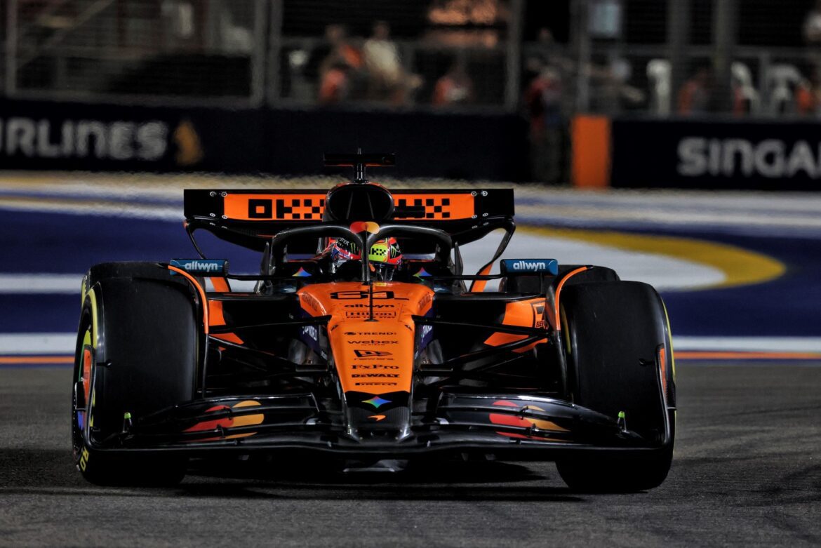 XPB_1376106_HiRes.jpg McLaren Drivers Show Varying Performances in Singapore