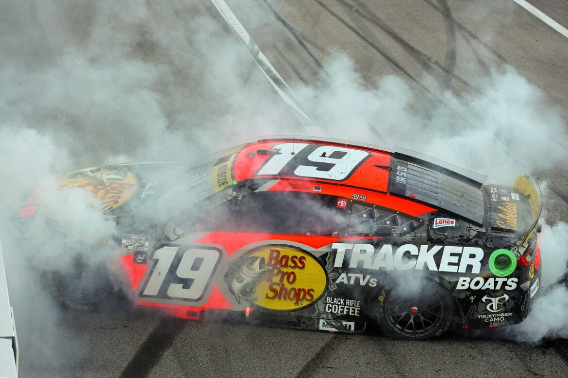 chase-briscoe-wins-joe-gibbs-r.jpg Catastrophe for Hendrick as Chase Briscoe Claims Victory in Exciting Talladega NASCAR Cup Race