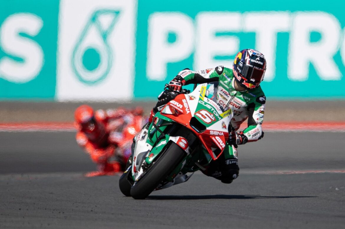 johann-zarco-team-lcr-honda.jpg Johann Zarco engaged in "candid conversations" with Honda regarding difficulties with the new MotoGP motorcycle.