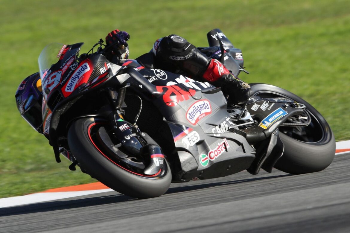 Jorge Martin occasionally still feels like a "beginner" on Aprilia's MotoGP motorcycle.