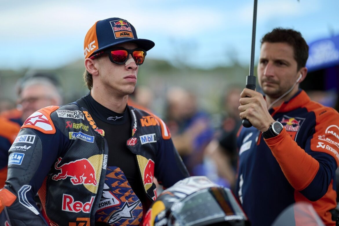 Pedro Acosta labels the 2025 MotoGP season as a "lost year."