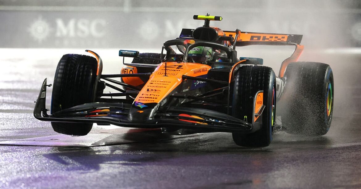 Norris plays his cards right in Las Vegas.