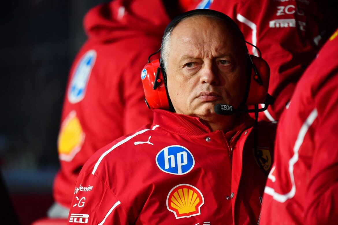 Fred Vasseur responds to Lewis Hamilton's frustration: "Let's take a breath."
