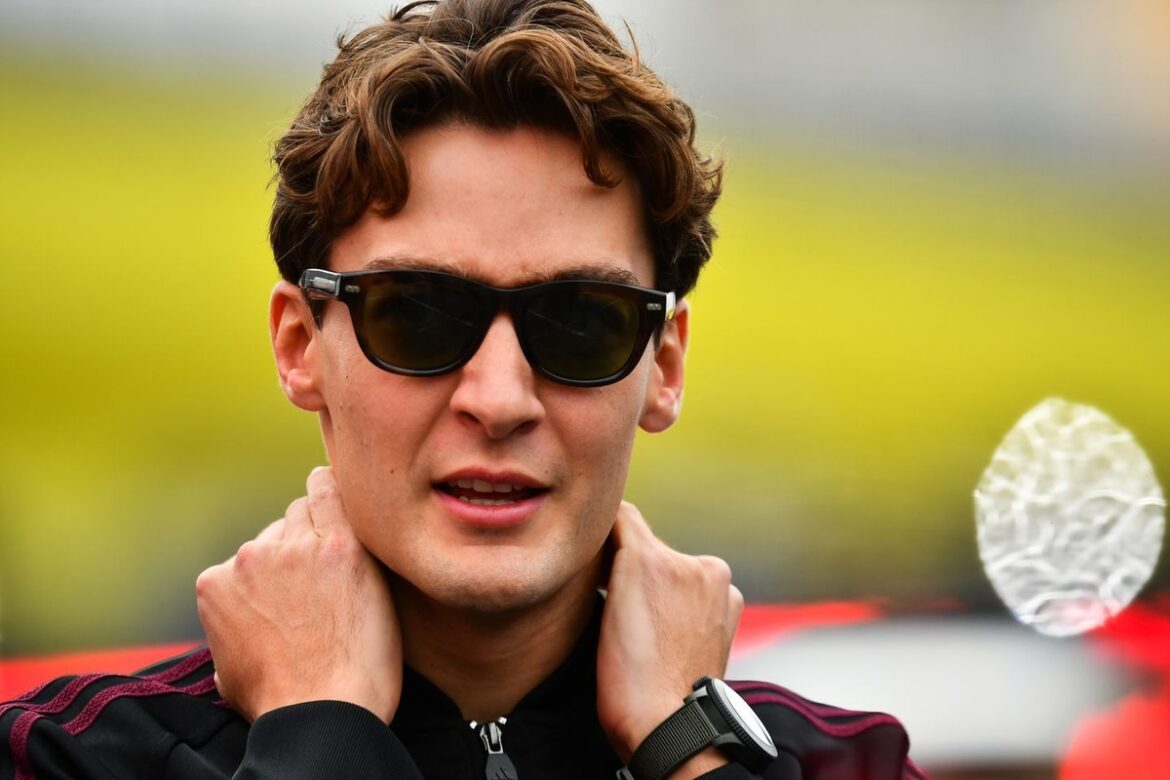 George Russell discusses the steering problem that hindered his chances of winning the Las Vegas GP.